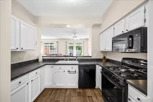 8145 Sierra Woods Ln, Carpentersville, IL 60110 - Photo 6
