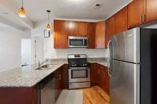 7225 N Rogers Ave, Chicago, IL 60645 - Photo 2