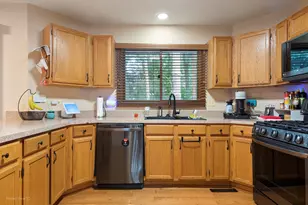 1360 Knottingham Dr, Gurnee, IL 60031 - Photo 6
