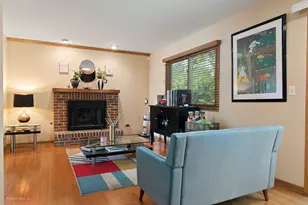 1360 Knottingham Dr, Gurnee, IL 60031 - Photo 10