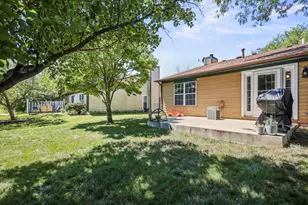 1744 Ranchview Dr, Naperville, IL 60565 - Photo 22