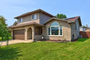 288 Heritage Pkwy, Romeoville, IL 60446 - Photo 2