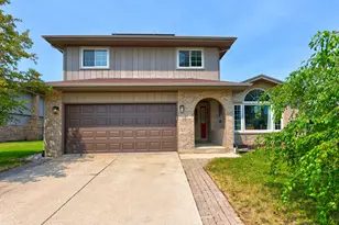 288 Heritage Pkwy, Romeoville, IL 60446 - Photo 1