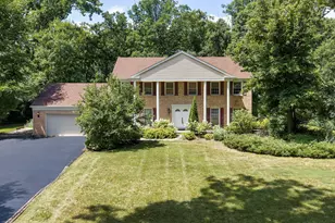 1650 Clendenin Ln, Riverwoods, IL 60015 - Photo 1