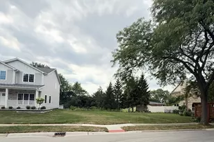 1140 Honeysuckle Dr, Wheeling, IL 60090 - Photo 1