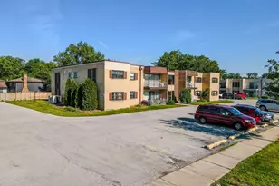 18320 Cherry Creek Dr, Homewood, IL 60430 - Photo 1
