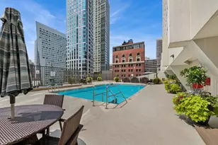111 E Chestnut St, Chicago, IL 60611 - Photo 18