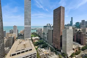 111 E Chestnut St, Chicago, IL 60611 - Photo 8