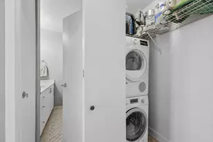111 E Chestnut St, Chicago, IL 60611 - Photo 16
