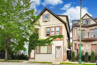 2643 N California Avenue, Chicago, IL 60647 - Photo 2