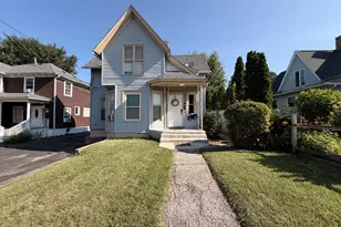 370 Bent St, Elgin, IL 60120 - Photo 1