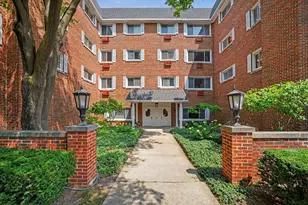 800 Washington Blvd, Oak Park, IL 60302 - Photo 1