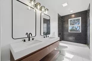 638 E 65th St, Chicago, IL 60637 - Photo 12