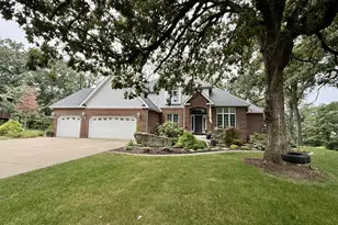 40 Royal Wood Dr, Lasalle, IL 61301 - Photo 1