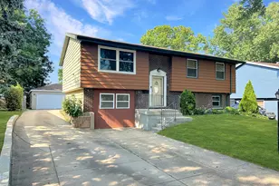 2402 Birch Ln, Rolling Meadows, IL 60008 - Photo 2