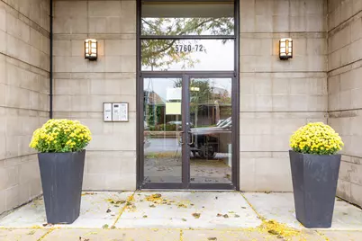 5766 N Lincoln Avenue #301, Chicago, IL 60659 - Photo 2