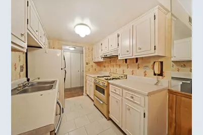 500 Redondo Drive #205, Downers Grove, IL 60516 - Photo 12