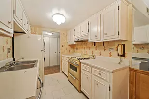 500 Redondo Dr, Downers Grove, IL 60516 - Photo 12