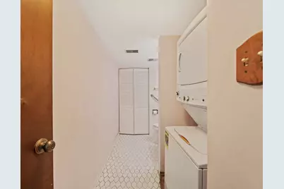 500 Redondo Drive #205, Downers Grove, IL 60516 - Photo 8