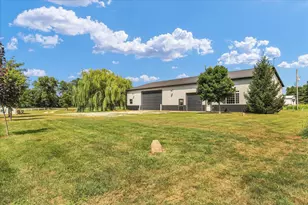 22518 State Hwy 133, Oakland, IL 61943 - Photo 12
