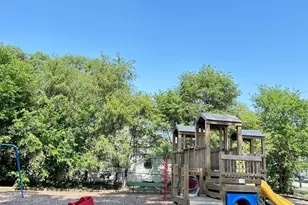 400 Birchwood Dr, Antioch, IL 60002 - Photo 12