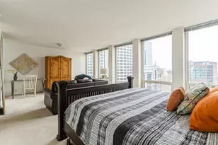 111 E Chestnut St, Chicago, IL 60611 - Photo 6