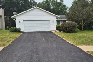 5685 Alma Dr, Rockford, IL 61108 - Photo 1