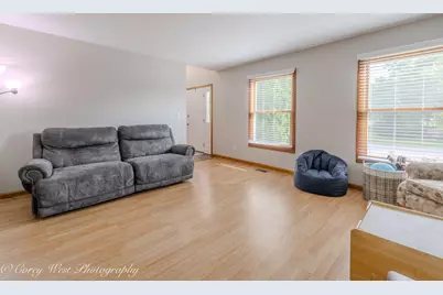 1246 Ivy Street, Dekalb, IL 60115 - Photo 8