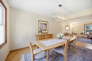 330 Sutcliffe Cir, Vernon Hills, IL 60061 - Photo 6
