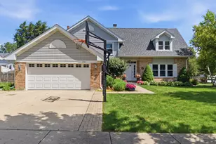 330 Sutcliffe Cir, Vernon Hills, IL 60061 - Photo 1