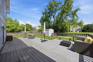 330 Sutcliffe Cir, Vernon Hills, IL 60061 - Photo 22
