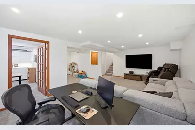 330 Sutcliffe Circle, Vernon Hills, IL 60061 - Photo 18