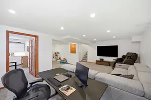 330 Sutcliffe Cir, Vernon Hills, IL 60061 - Photo 18