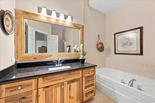 253 Larsdotter Ln, Geneva, IL 60134 - Photo 12