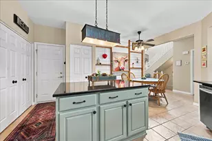 253 Larsdotter Ln, Geneva, IL 60134 - Photo 4