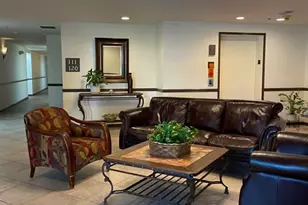 815 Leicester Rd, Elk Grove Village, IL 60007 - Photo 16