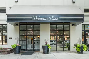 33 W Delaware Pl, Chicago, IL 60610 - Photo 2