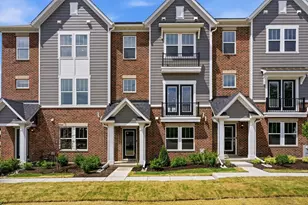 239 Mary Dr, Schaumburg, IL 60193 - Photo 1