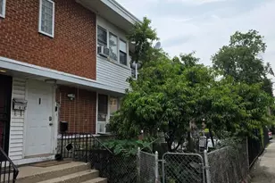5065 W Gladys Ave, Chicago, IL 60644 - Photo 2