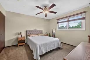 975 W Pine Ave, Roselle, IL 60172 - Photo 36