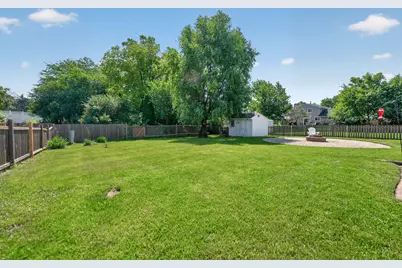 975 W Pine Avenue, Roselle, IL 60172 - Photo 52