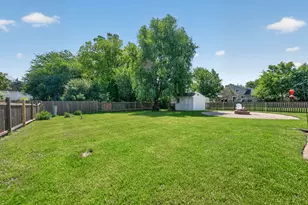 975 W Pine Ave, Roselle, IL 60172 - Photo 52