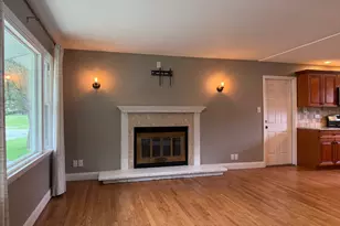 5S481 Glenoban Dr, Naperville, IL 60563 - Photo 2