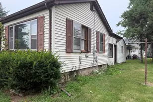 610 5th St, Mendota, IL 61342 - Photo 2