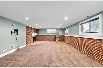 389 W Evergreen Lane, Elmhurst, IL 60126 - Photo 8
