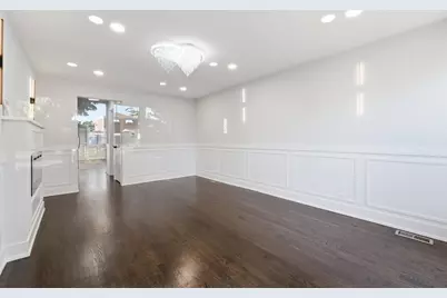 657 E 100th Place, Chicago, IL 60628 - Photo 4