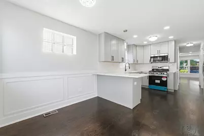 657 E 100th Place, Chicago, IL 60628 - Photo 6