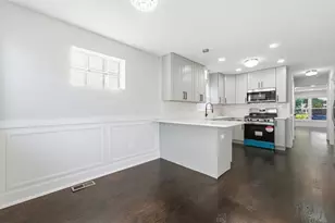 657 E 100th Pl, Chicago, IL 60628 - Photo 6