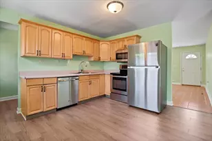 500 Cherry Cir, Glenview, IL 60025 - Photo 4