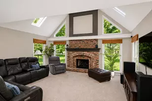 2198 Sutton Dr, South Elgin, IL 60177 - Photo 8
